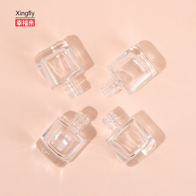 8ml 空のガラス オーバーサイズ 独特のジェル ネイルローク ボトル