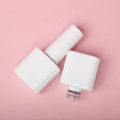 長持ちするスプレーコーティング付きの滑らかな15ml空のネイルローチボトル